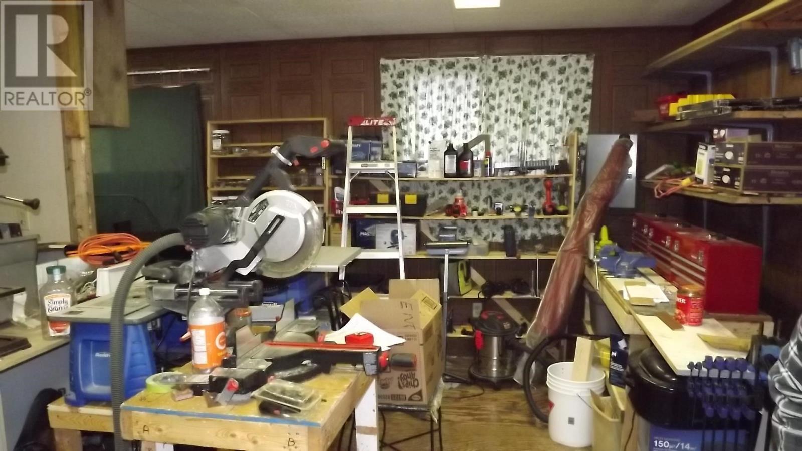 












23 Blackwell RD

,
Elliot Lake,




Ontario
P5A1G4

