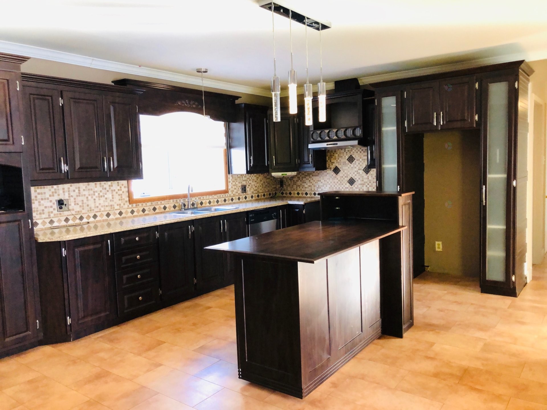 









4292

 - 4294


Boul. de Shawinigan-Sud

,
Shawinigan,




QC
G9P4G2

