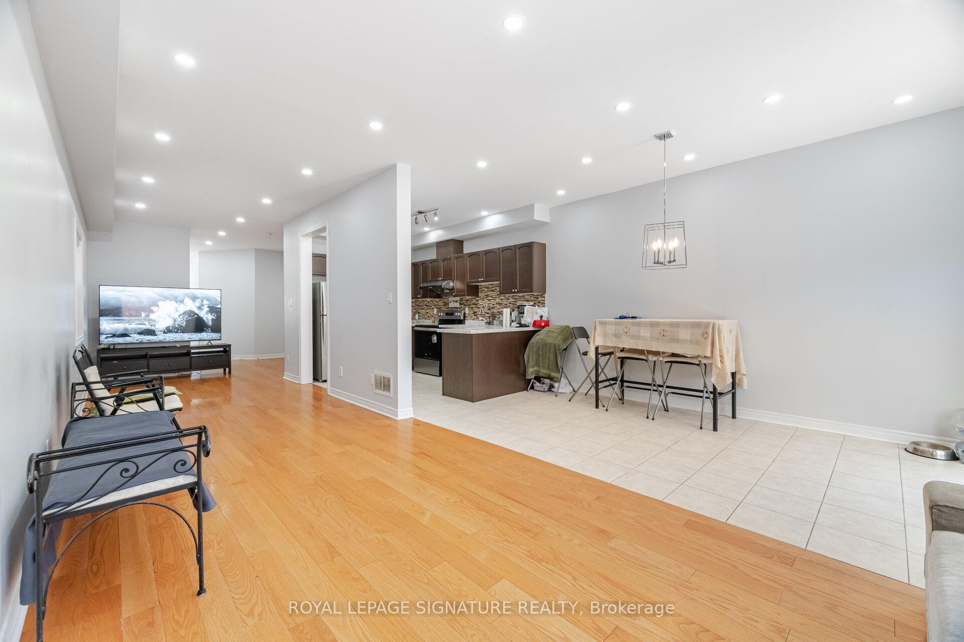 









443


Comiskey

Crescent,
Mississauga,




ON
L5W 0C7

