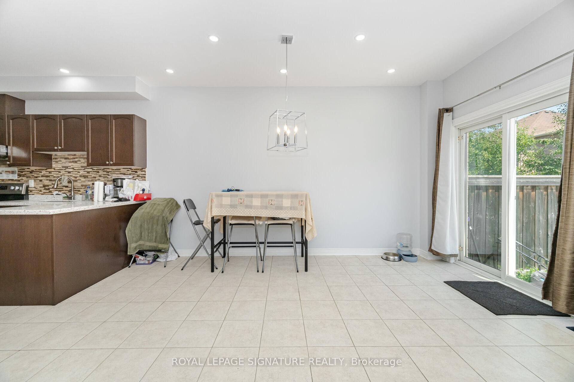 









443


Comiskey

Crescent,
Mississauga,




ON
L5W 0C7

