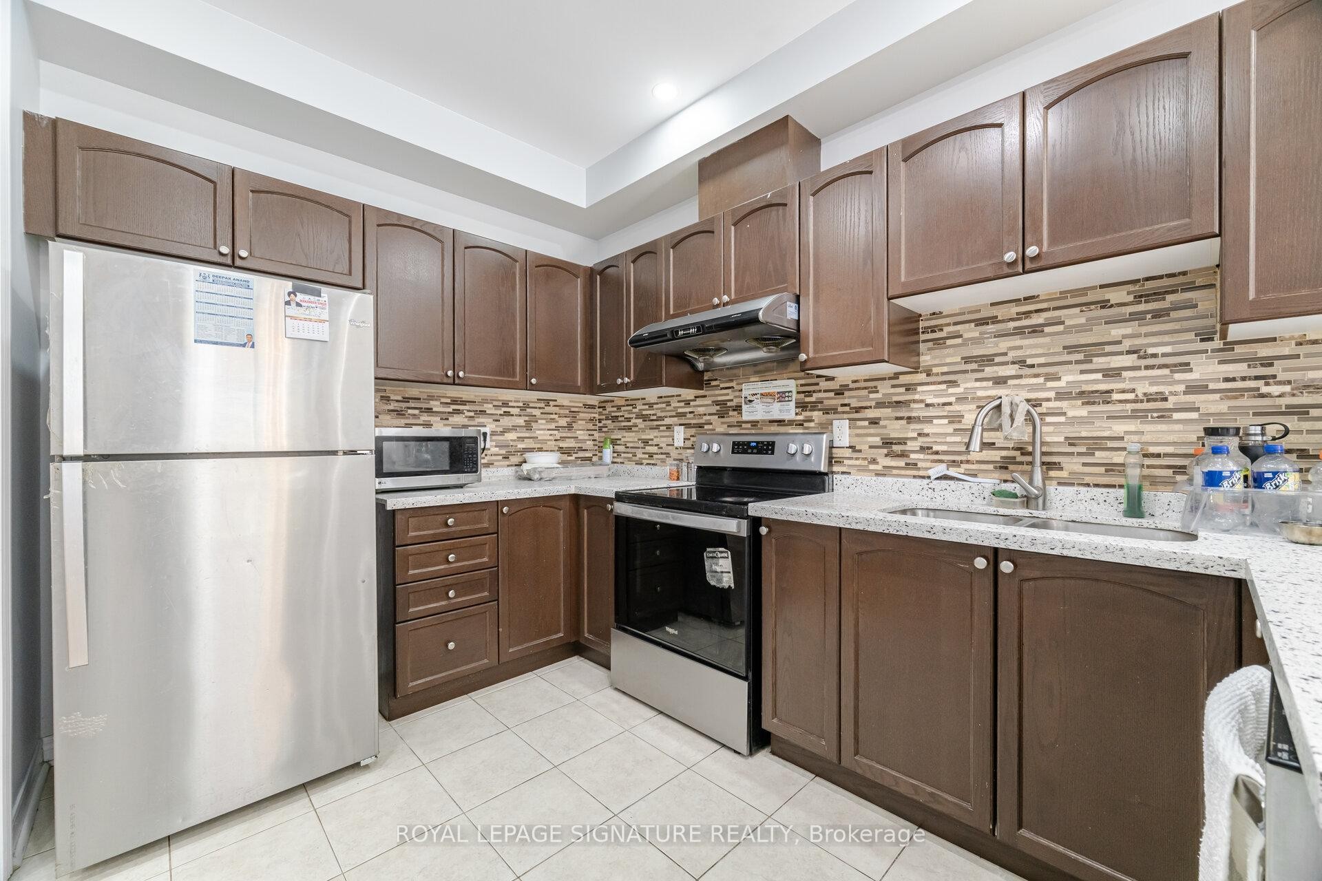 









443


Comiskey

Crescent,
Mississauga,




ON
L5W 0C7

