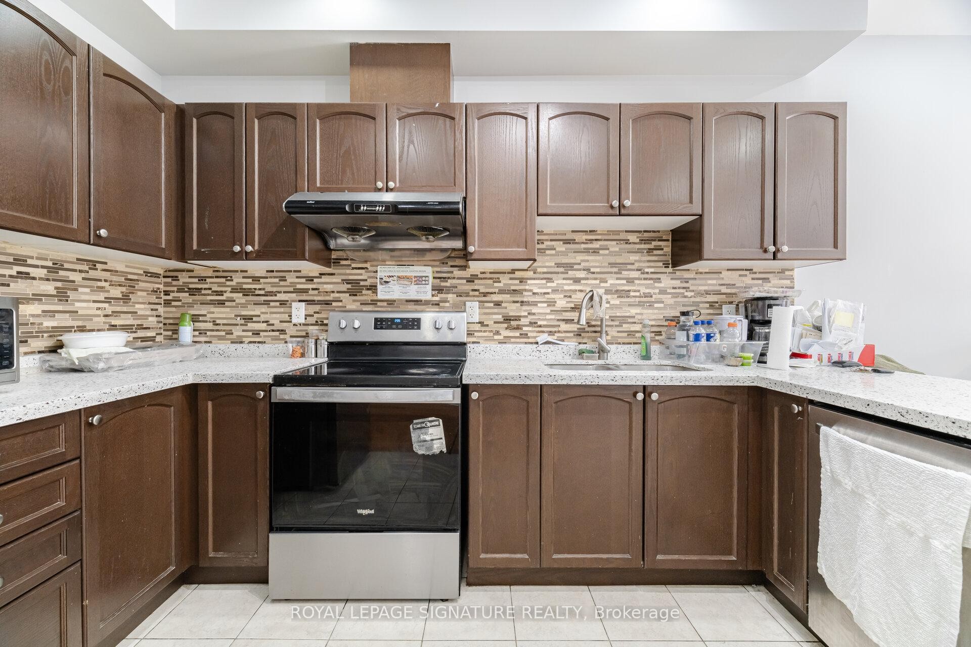 









443


Comiskey

Crescent,
Mississauga,




ON
L5W 0C7

