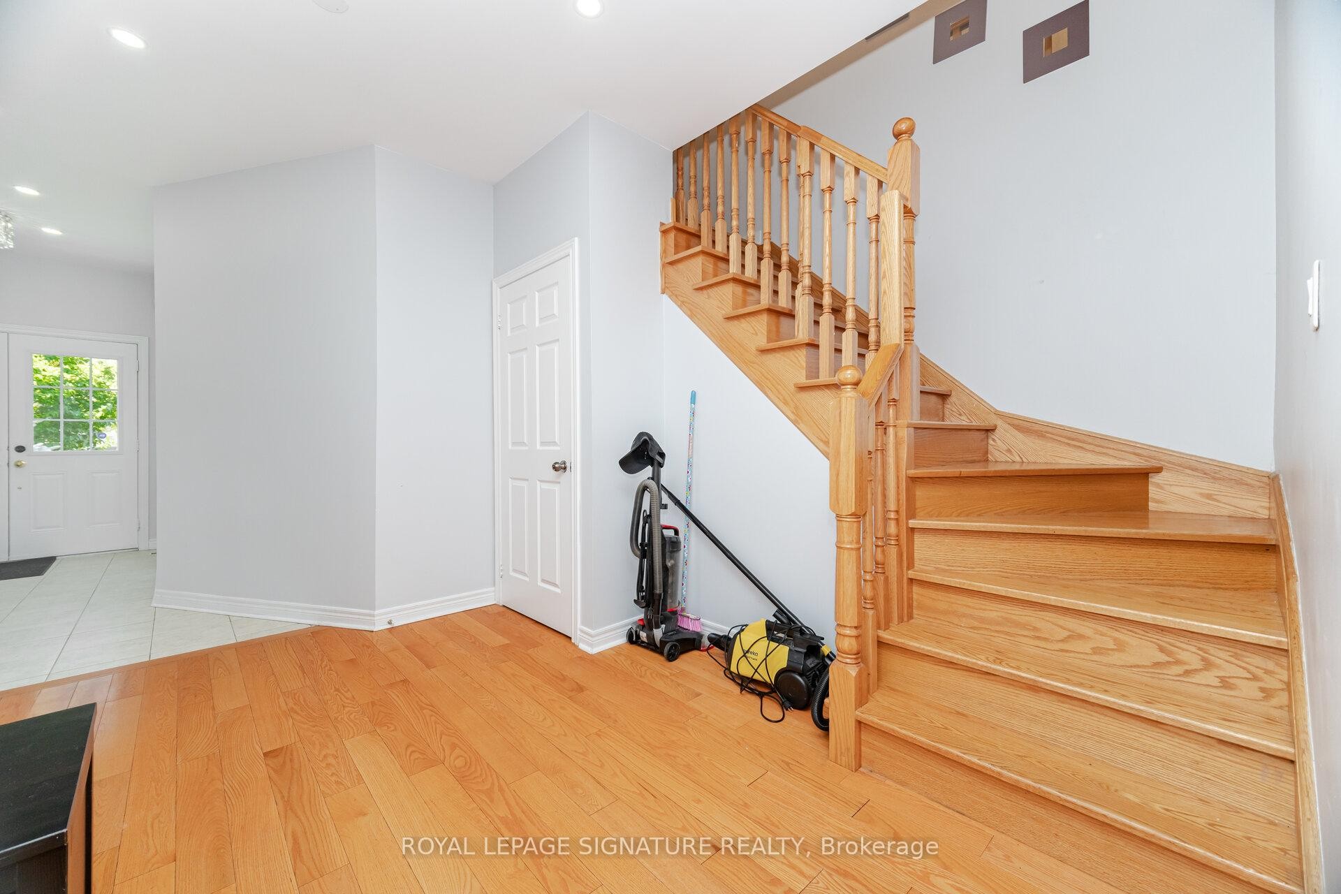 









443


Comiskey

Crescent,
Mississauga,




ON
L5W 0C7

