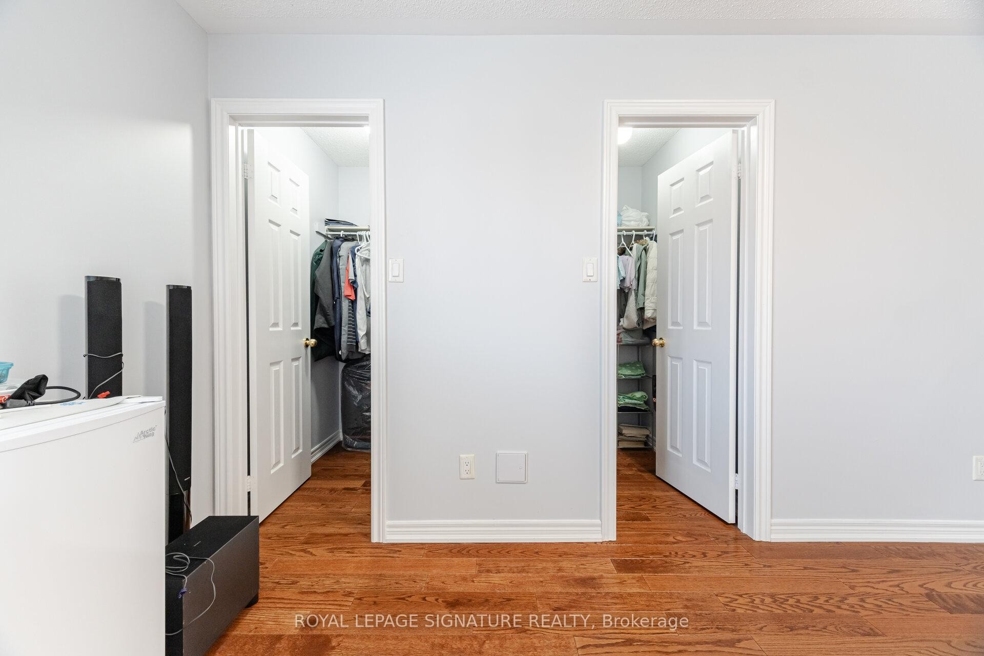 









443


Comiskey

Crescent,
Mississauga,




ON
L5W 0C7

