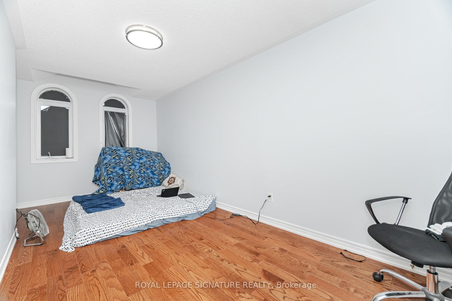 









443


Comiskey

Crescent,
Mississauga,




ON
L5W 0C7

