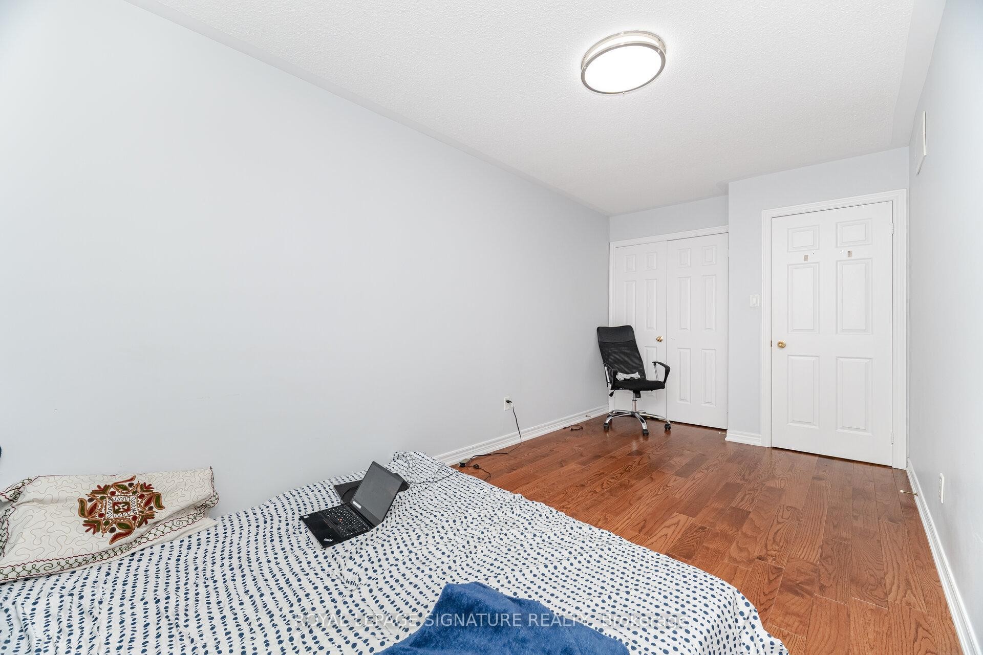 









443


Comiskey

Crescent,
Mississauga,




ON
L5W 0C7

