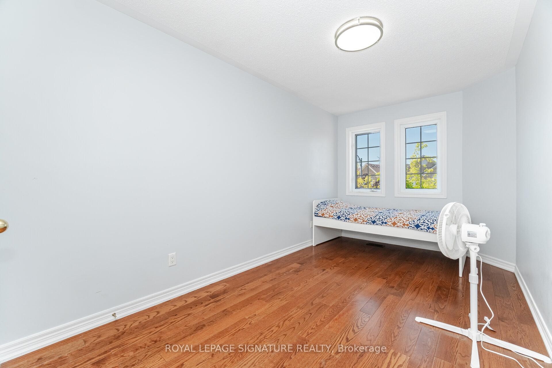 









443


Comiskey

Crescent,
Mississauga,




ON
L5W 0C7

