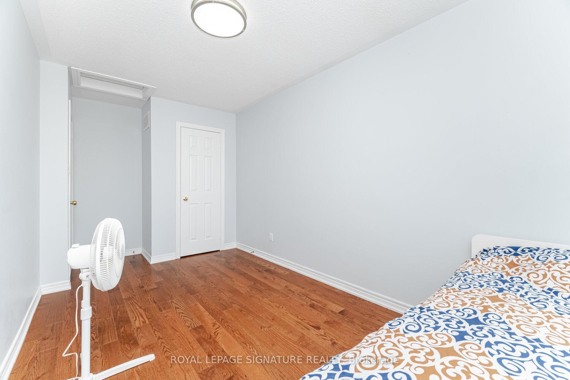 









443


Comiskey

Crescent,
Mississauga,




ON
L5W 0C7

