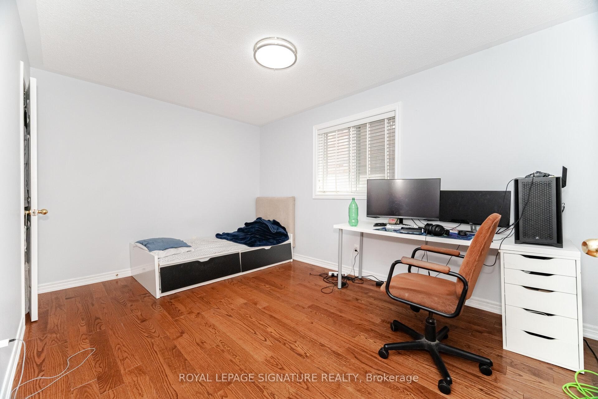 









443


Comiskey

Crescent,
Mississauga,




ON
L5W 0C7

