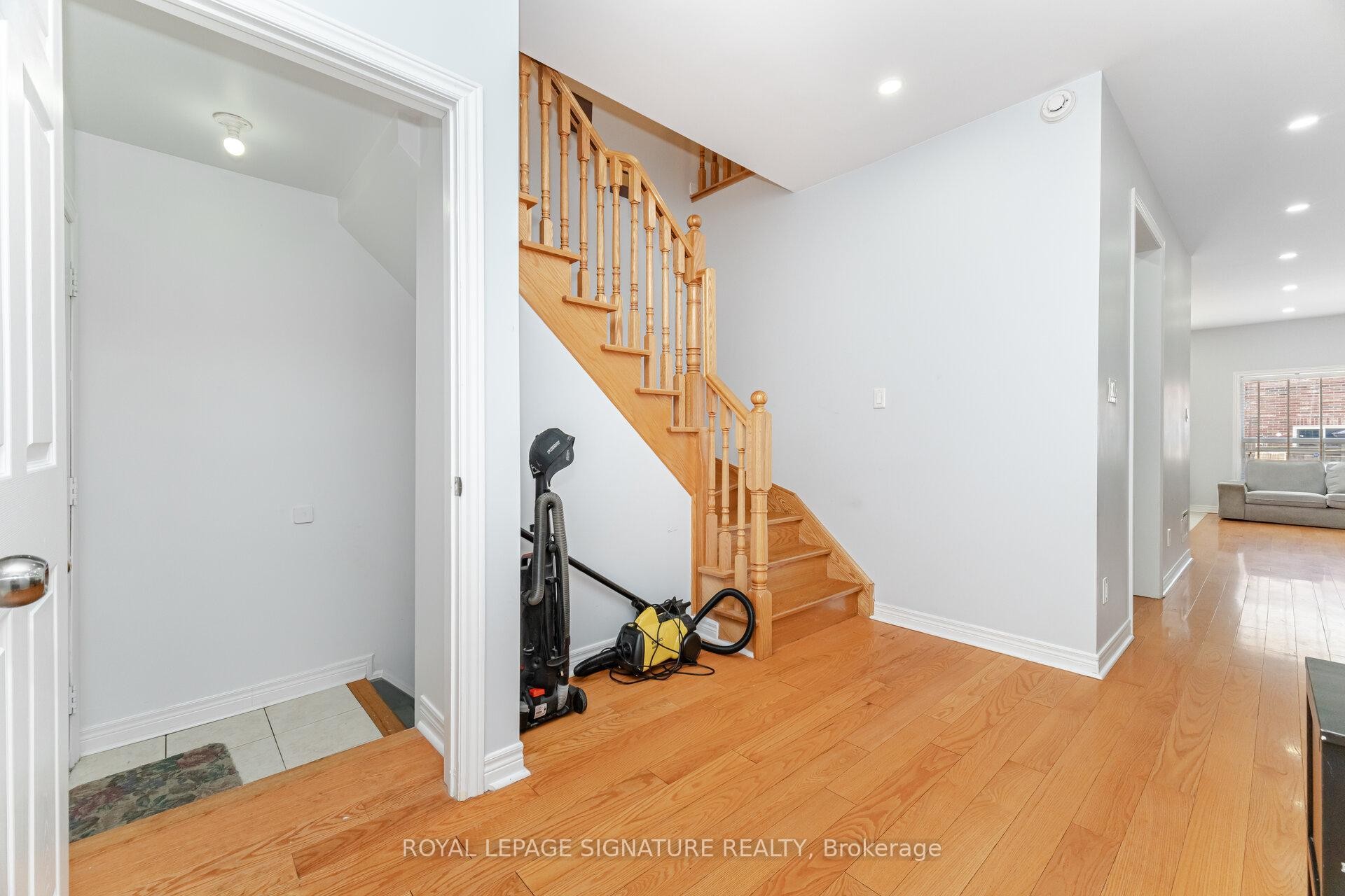 









443


Comiskey

Crescent,
Mississauga,




ON
L5W 0C7

