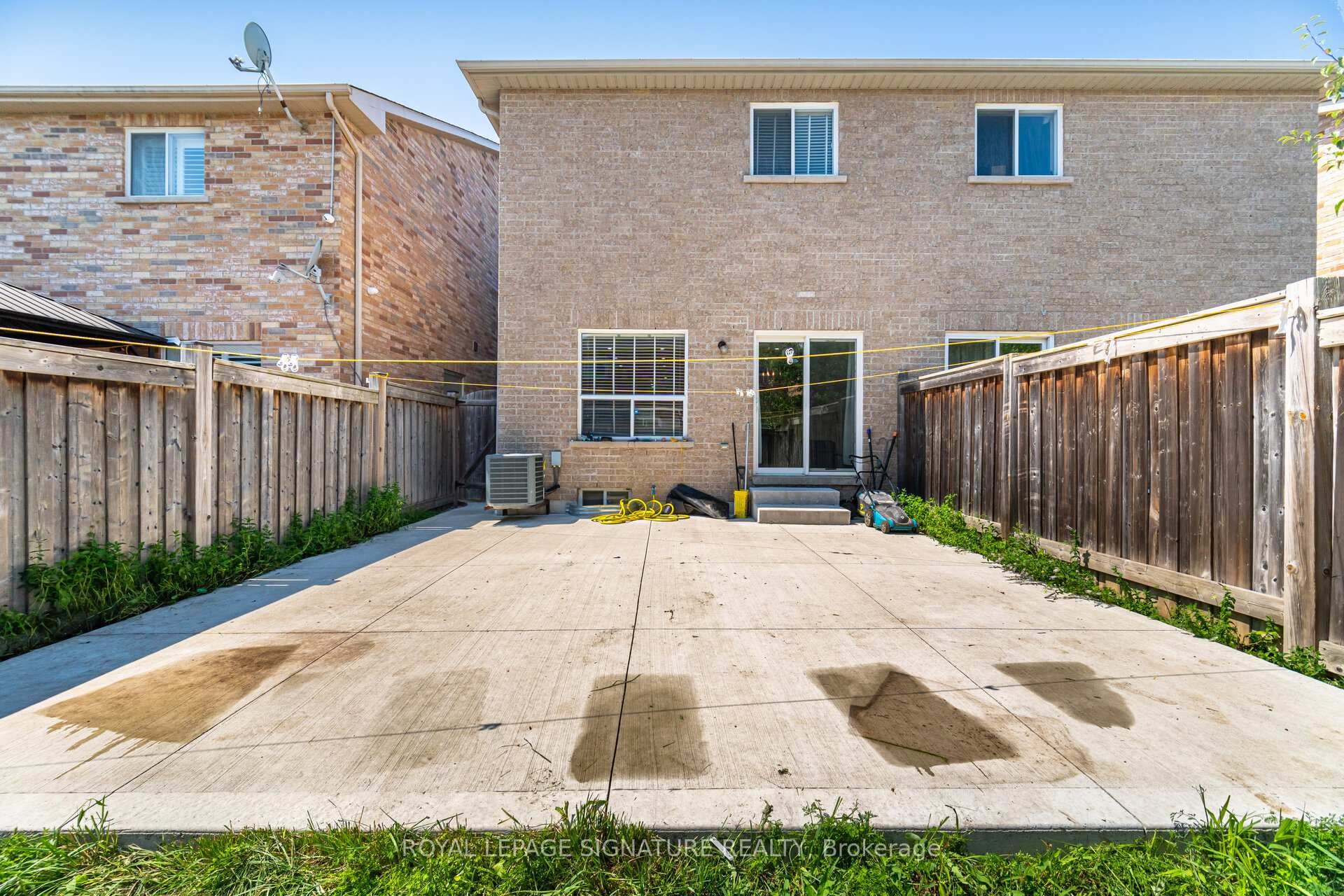 









443


Comiskey

Crescent,
Mississauga,




ON
L5W 0C7

