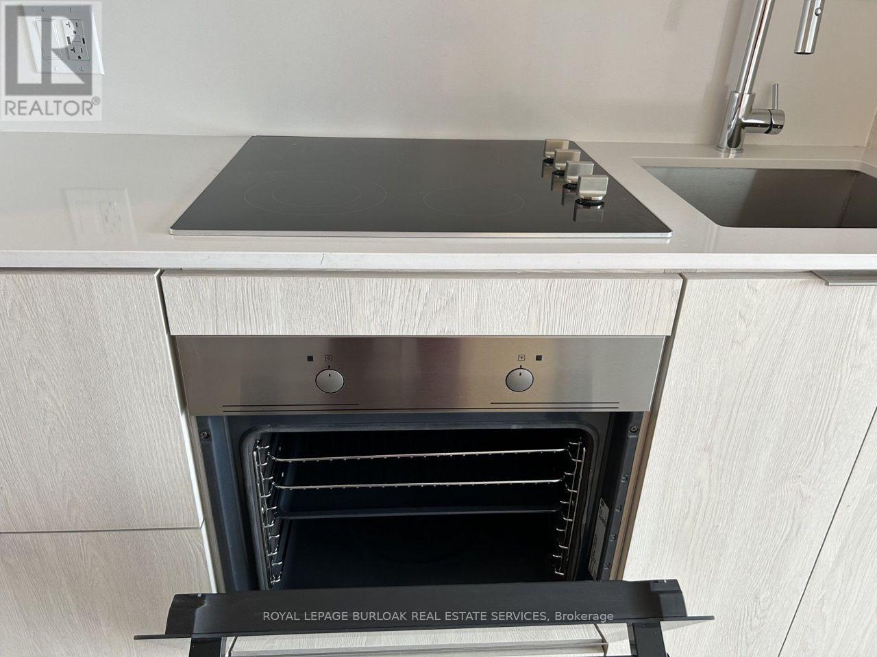 












1509 - 1 JARVIS STREET

,
Hamilton,




Ontario
L8R3J2

