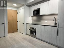 Kitchen W/ Built-In Appliances