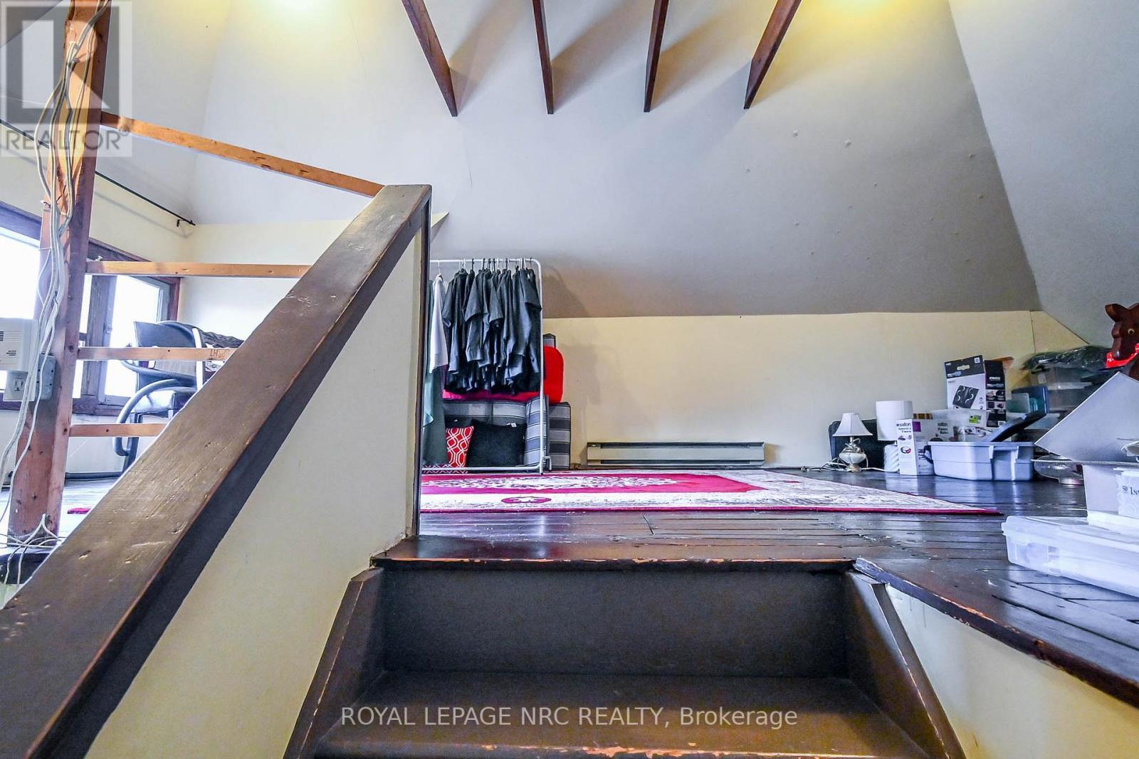 












6107 BARKER STREET

,
Niagara Falls (Dorchester),




Ontario
L2G1Y5

