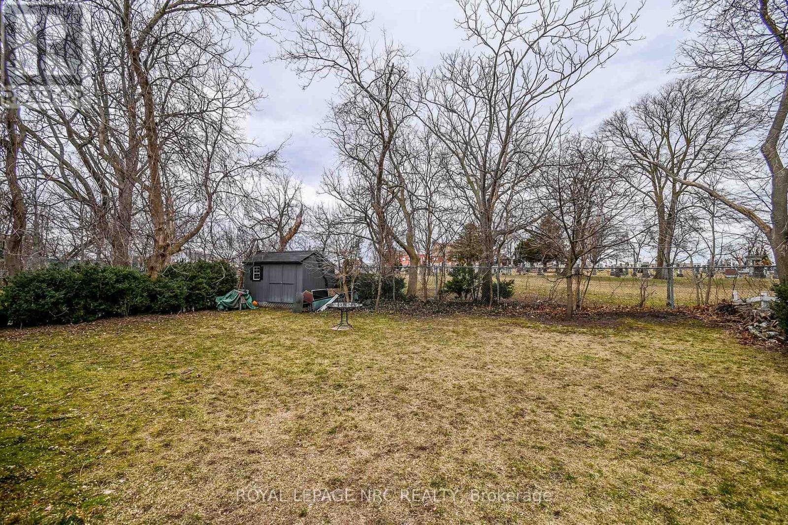 












6107 BARKER STREET

,
Niagara Falls (Dorchester),




Ontario
L2G1Y5

