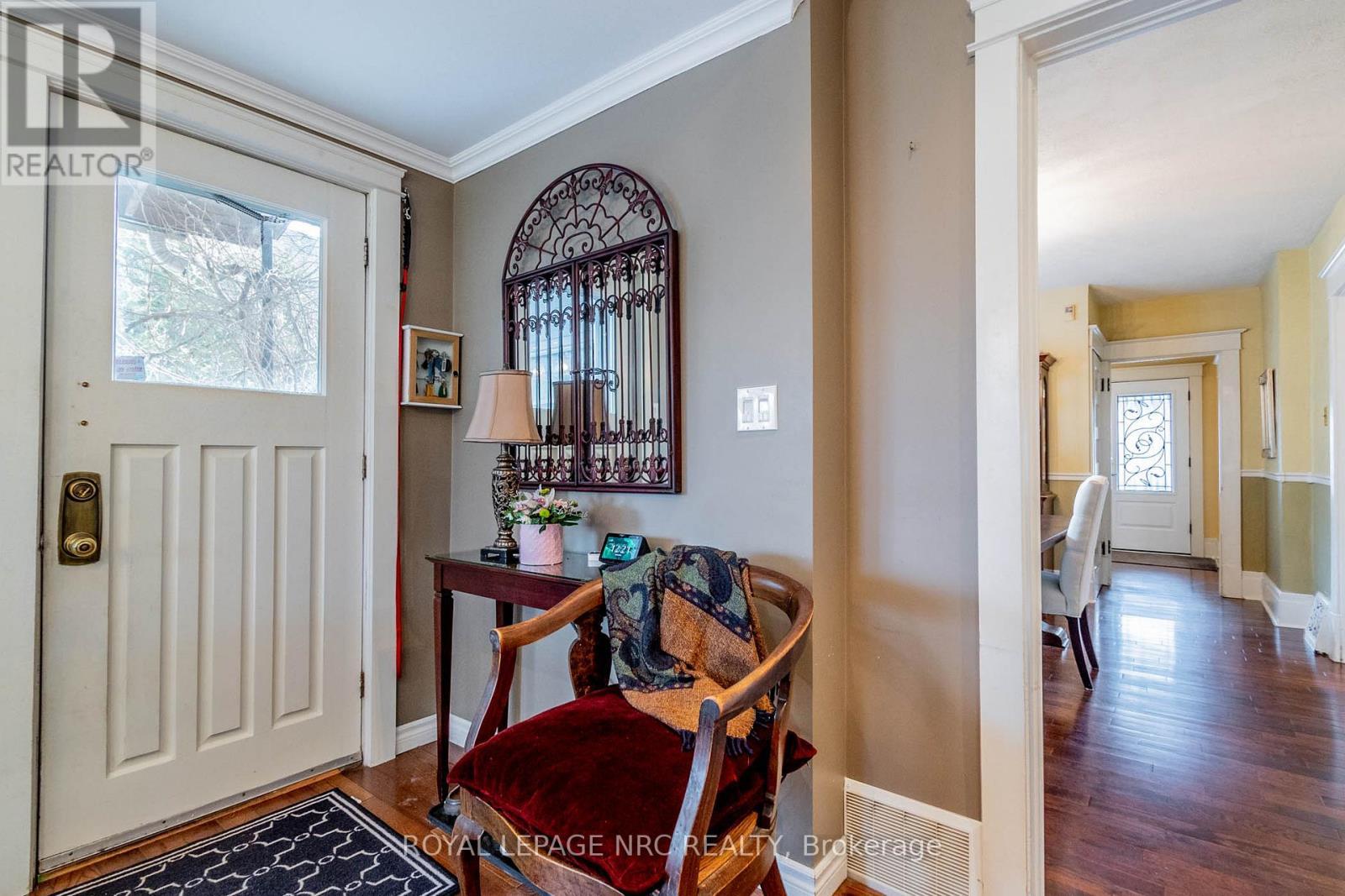 












6107 BARKER STREET

,
Niagara Falls (Dorchester),




Ontario
L2G1Y5

