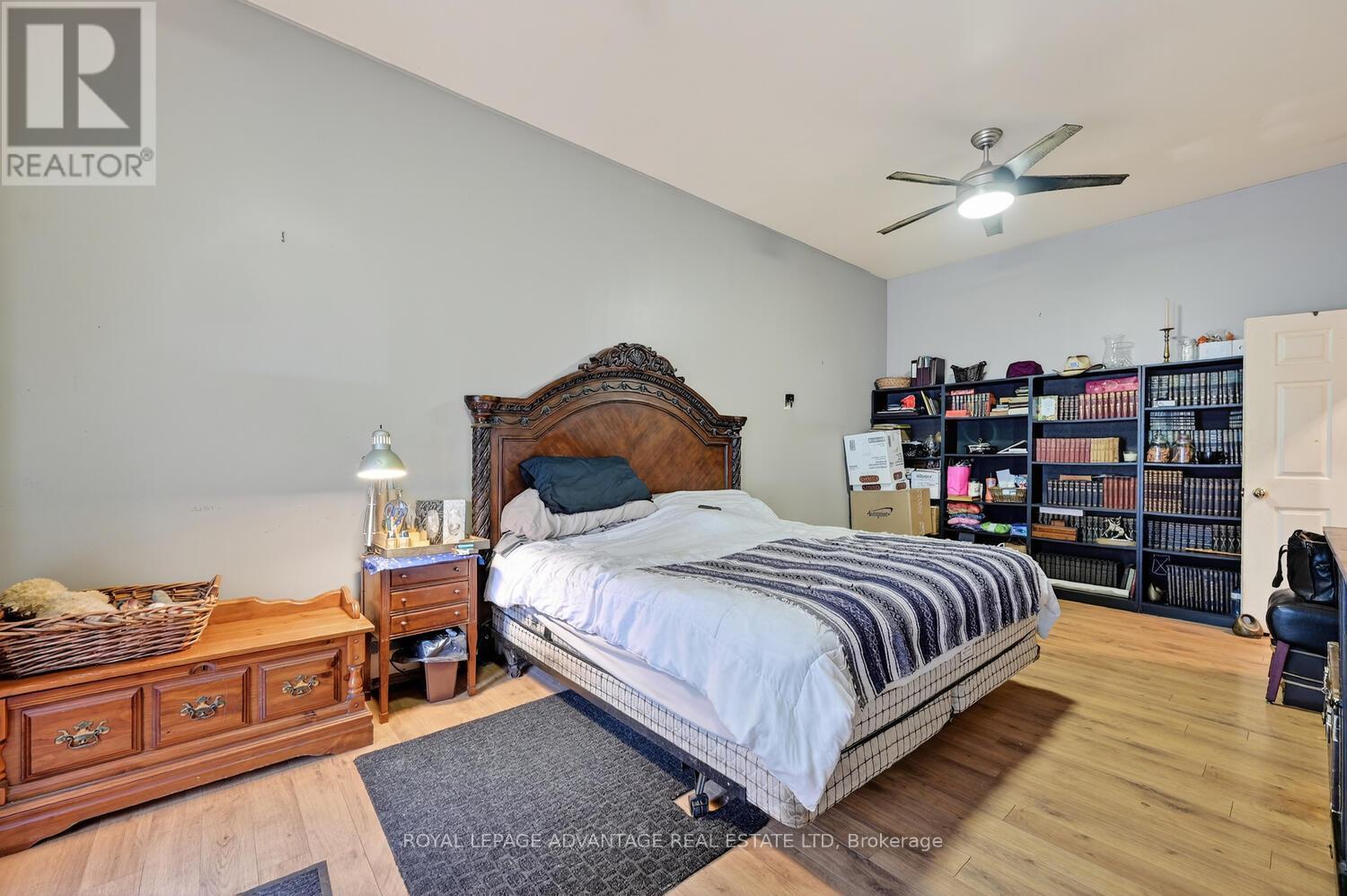 












16 MARY STREET N

,
Smiths Falls,




Ontario
K7A3R8

