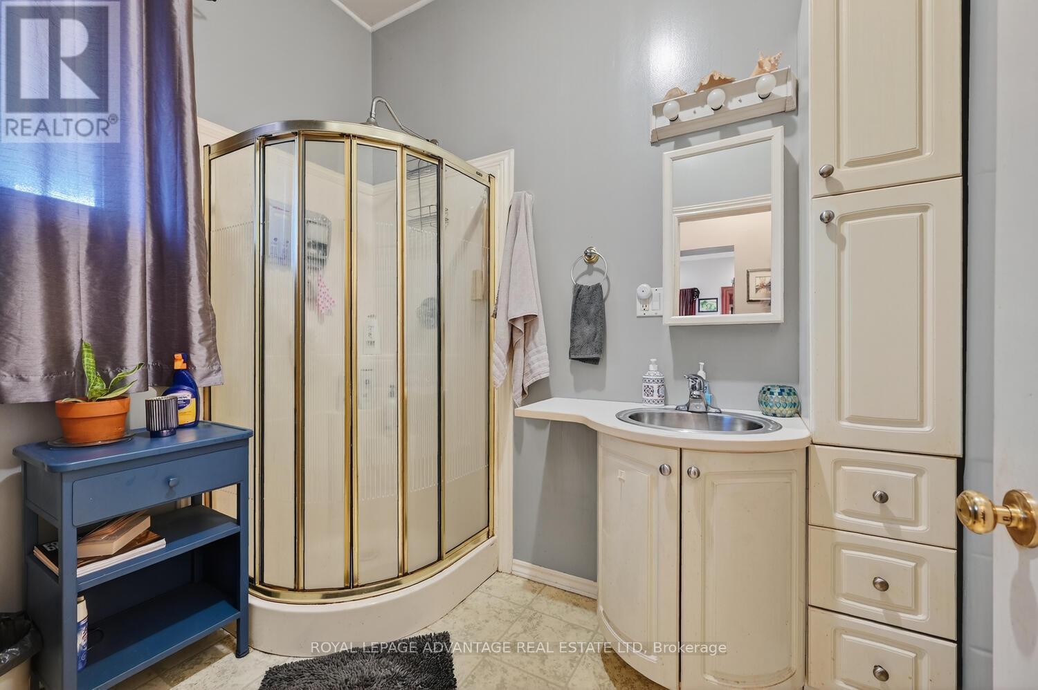 












16 MARY STREET N

,
Smiths Falls,




Ontario
K7A3R8

