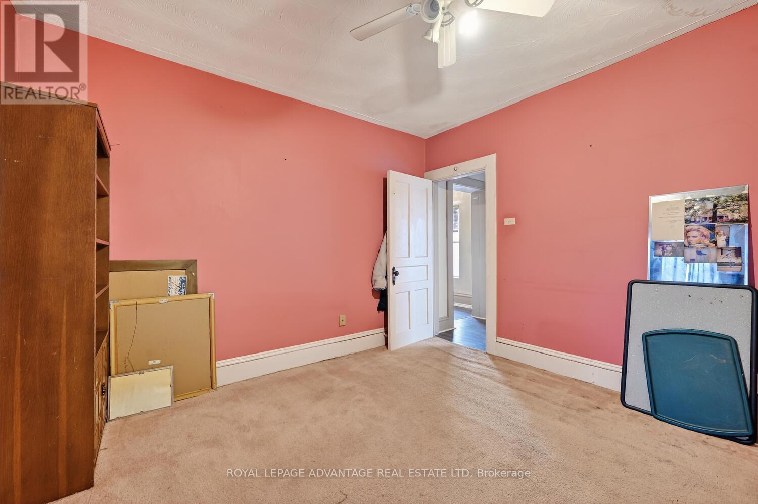 












16 MARY STREET N

,
Smiths Falls,




Ontario
K7A3R8

