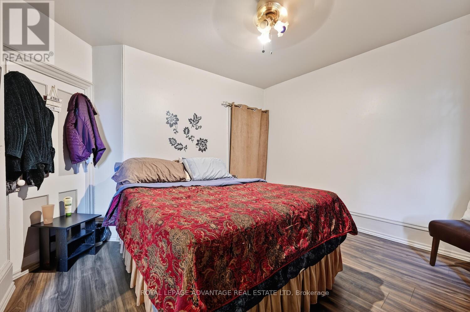 












16 MARY STREET N

,
Smiths Falls,




Ontario
K7A3R8

