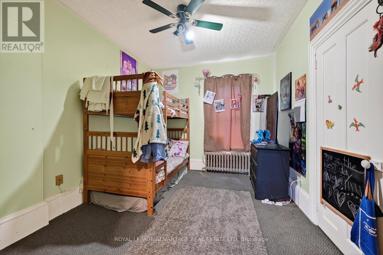 












16 MARY STREET N

,
Smiths Falls,




Ontario
K7A3R8

