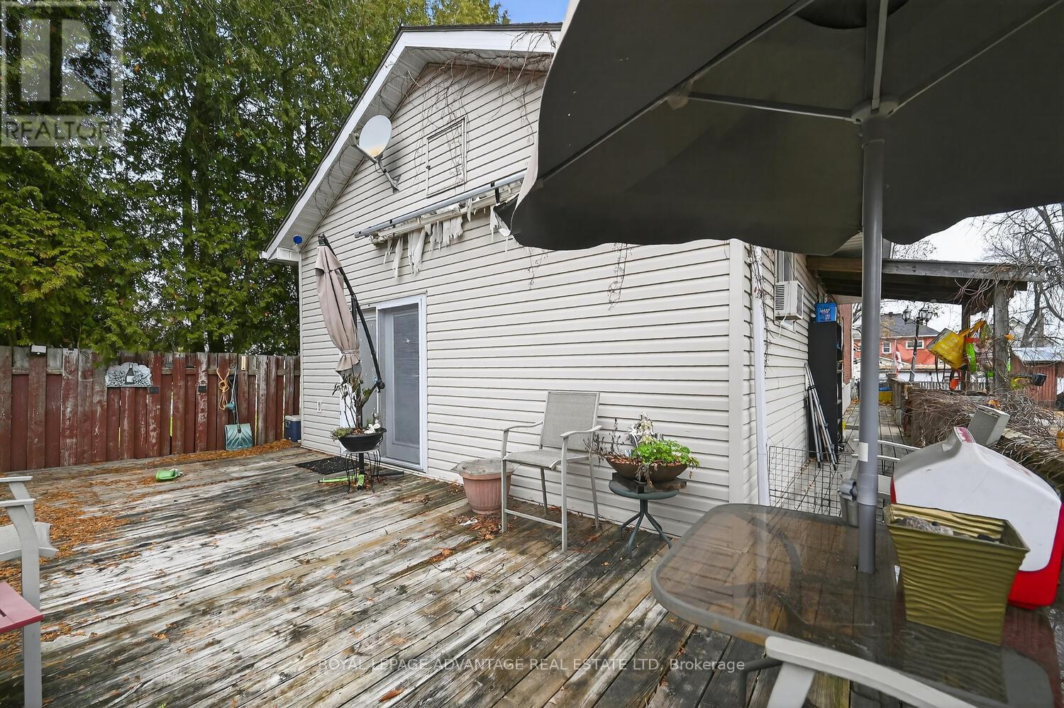 












16 MARY STREET N

,
Smiths Falls,




Ontario
K7A3R8

