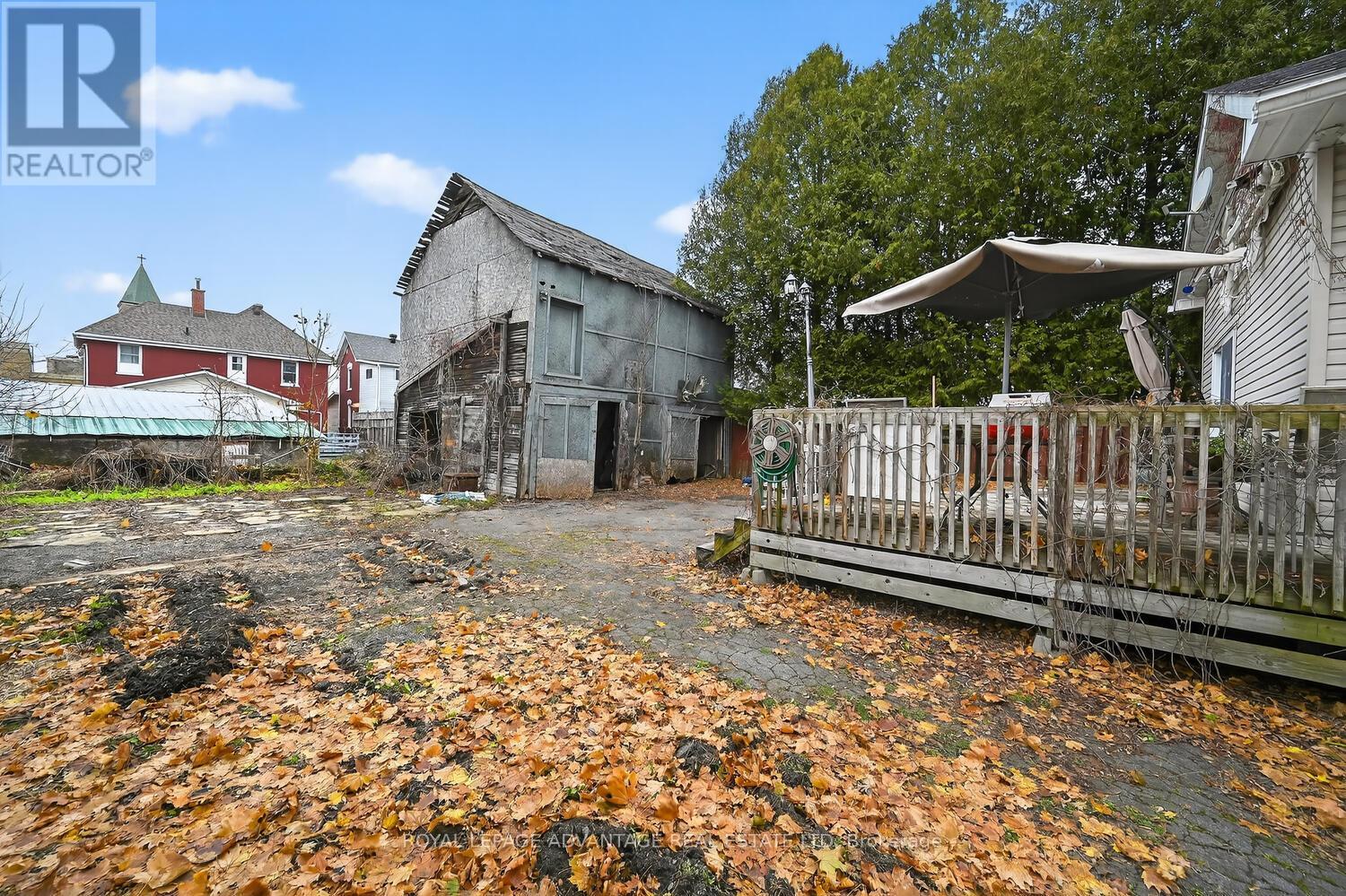 












16 MARY STREET N

,
Smiths Falls,




Ontario
K7A3R8

