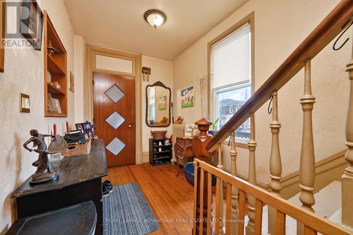 












16 MARY STREET N

,
Smiths Falls,




Ontario
K7A3R8

