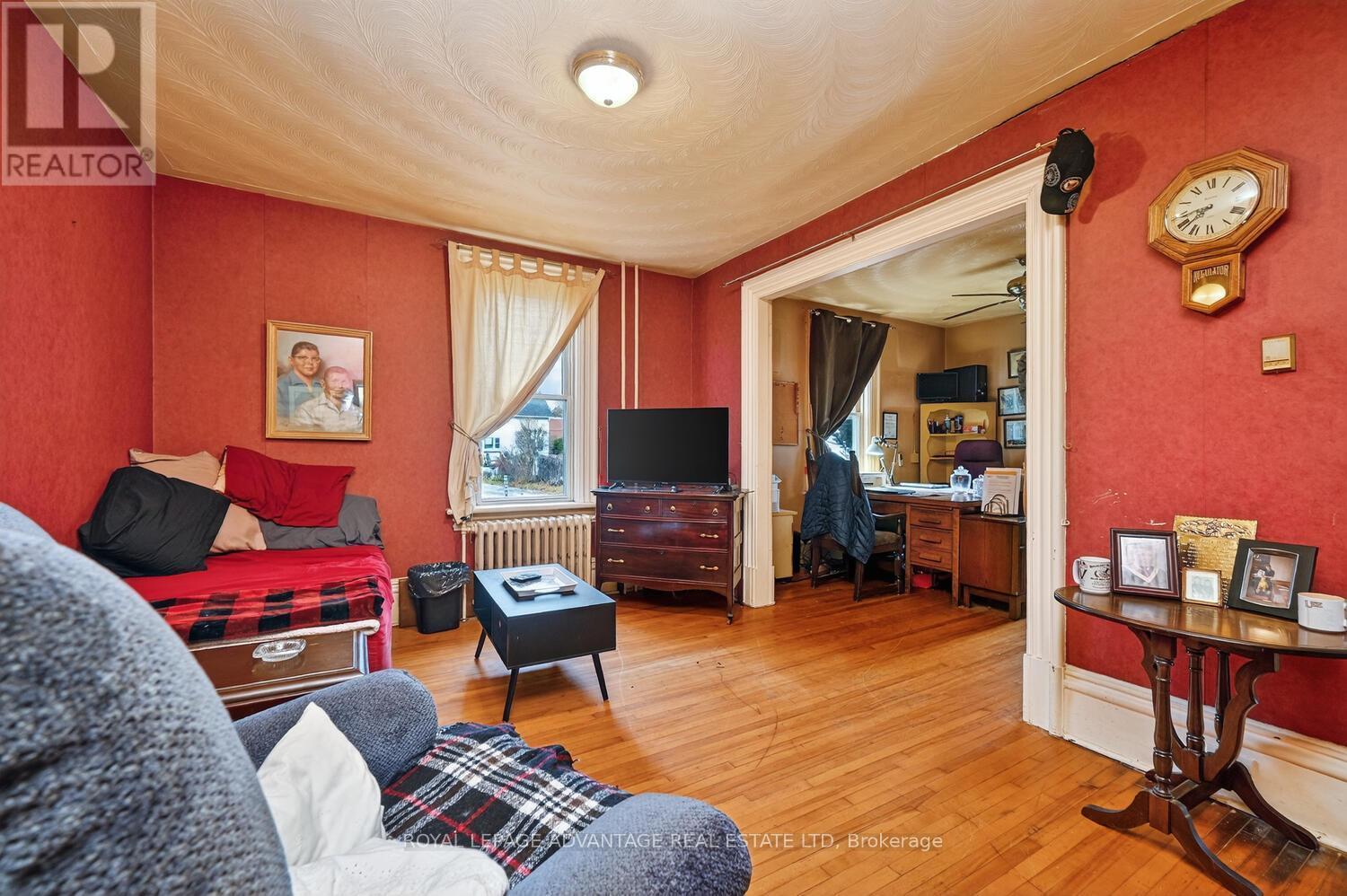 












16 MARY STREET N

,
Smiths Falls,




Ontario
K7A3R8

