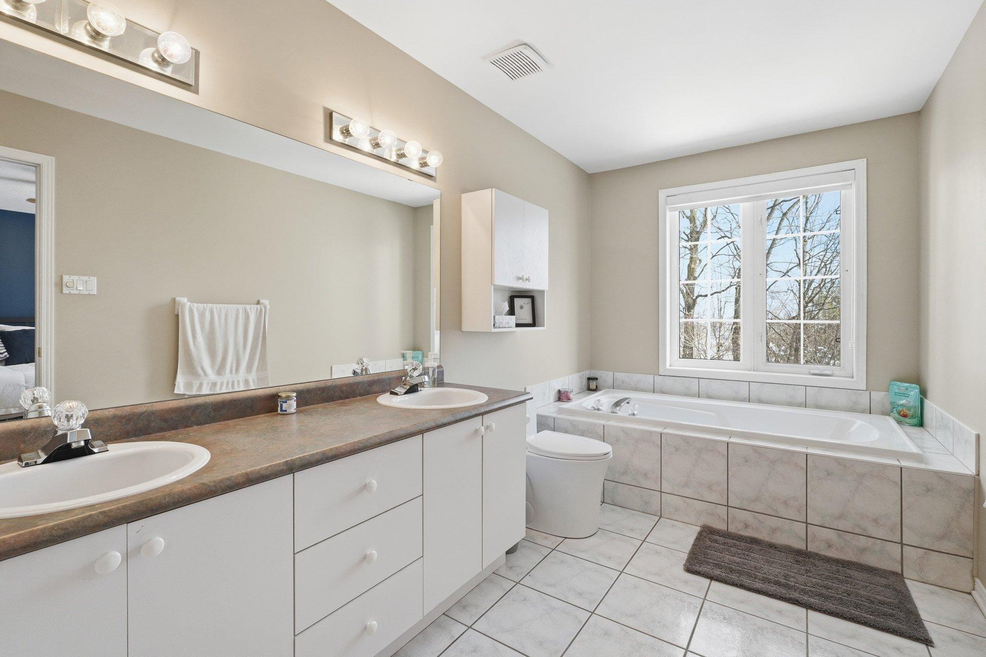 









10


Rue de Miramas

,
Gatineau (Gatineau),




QC
J8T8H6

