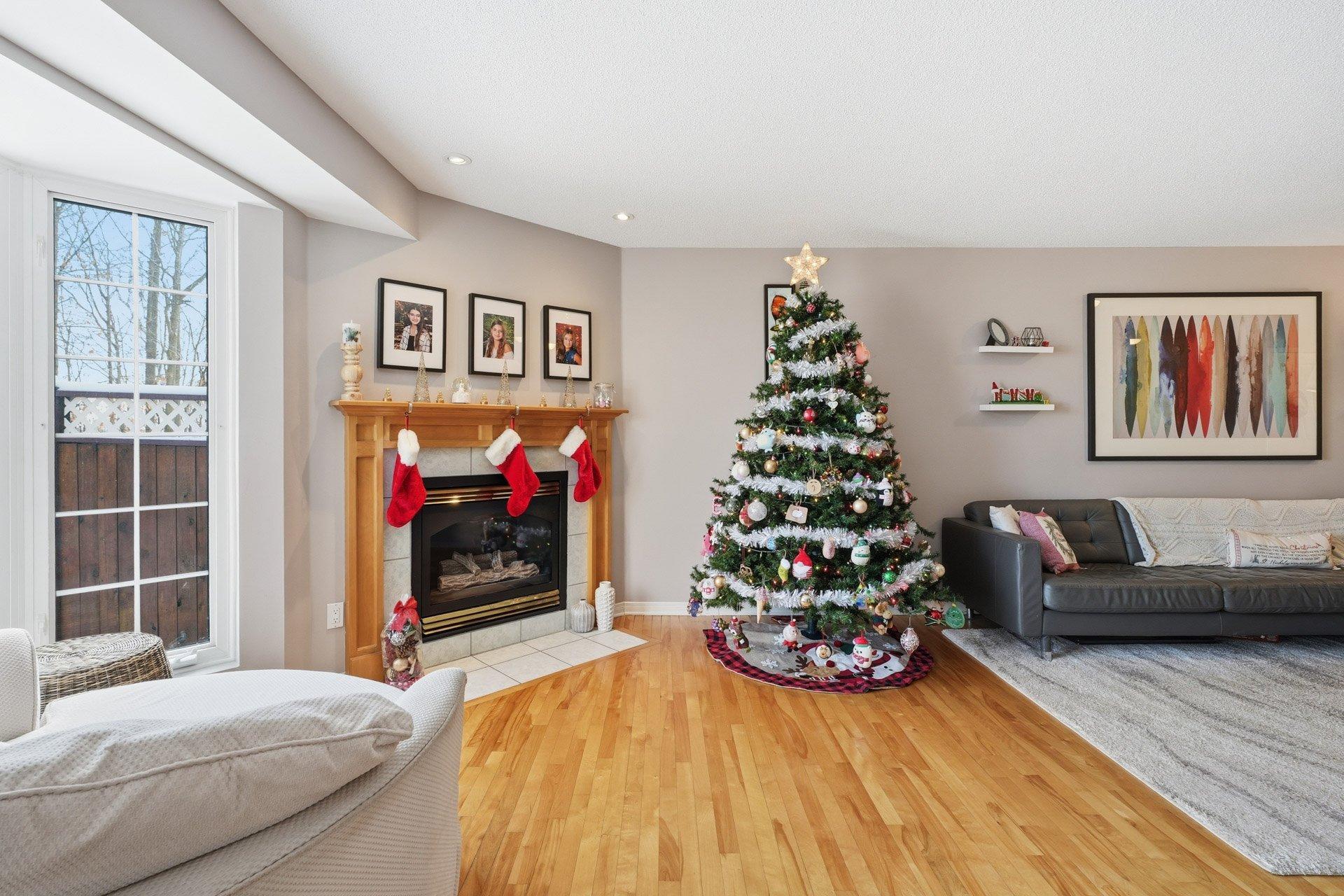 









10


Rue de Miramas

,
Gatineau (Gatineau),




QC
J8T8H6

