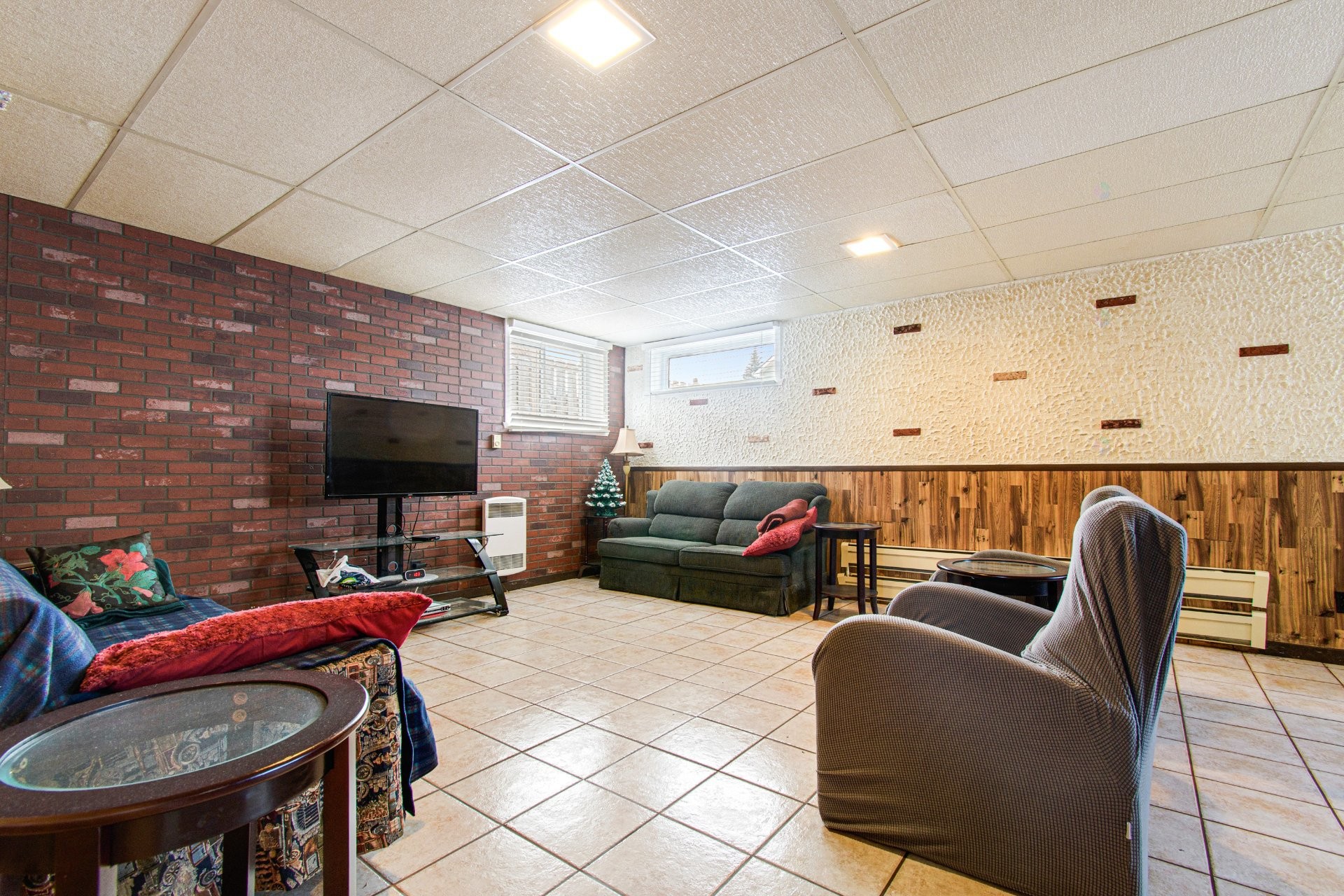 









328


Rue Fern

,
Lachute,




QC
J8H2A5

