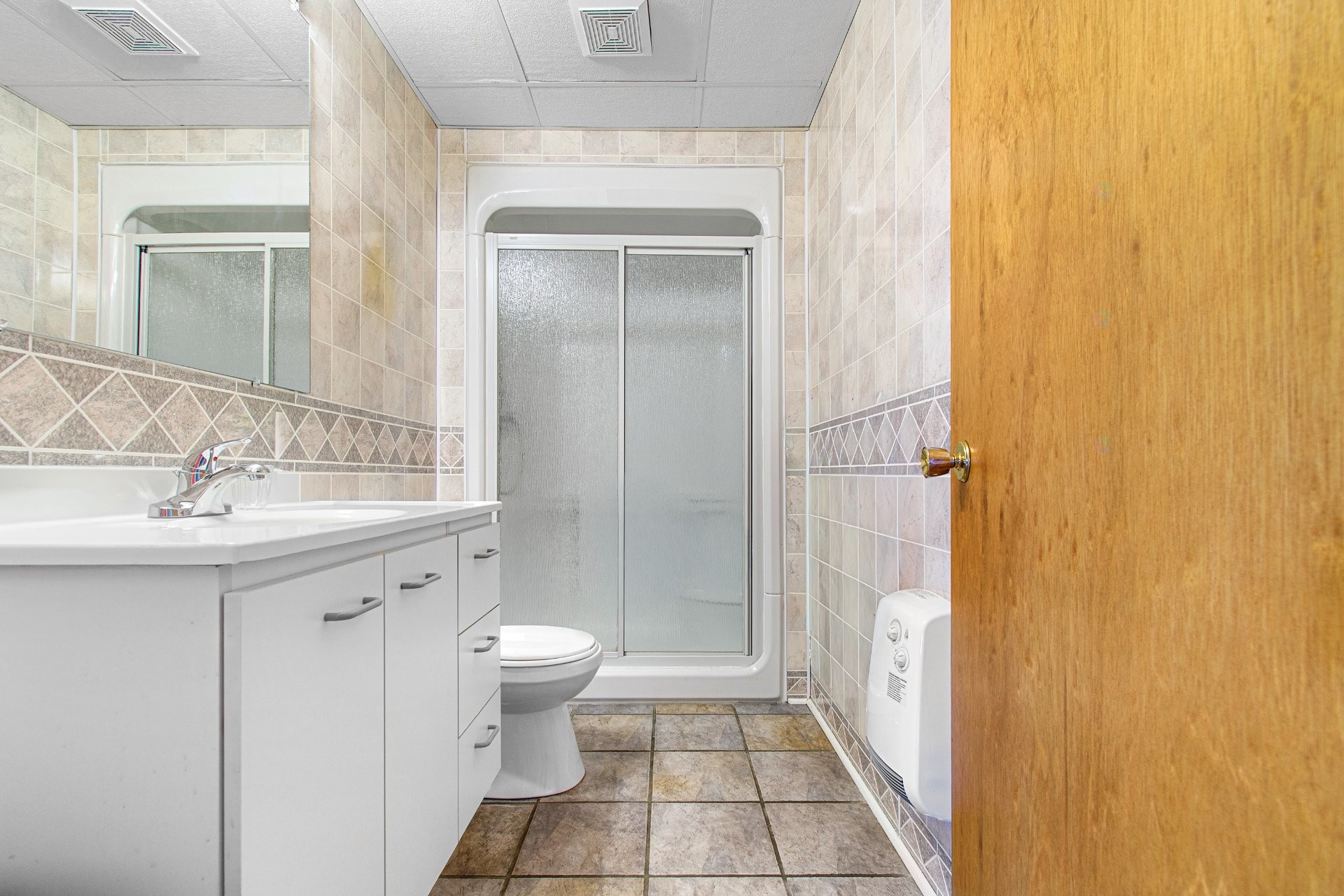 









328


Rue Fern

,
Lachute,




QC
J8H2A5

