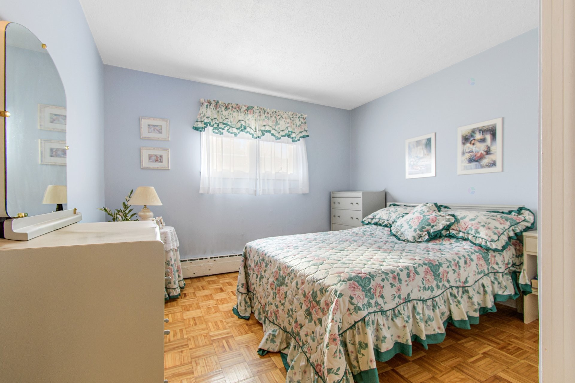 









328


Rue Fern

,
Lachute,




QC
J8H2A5

