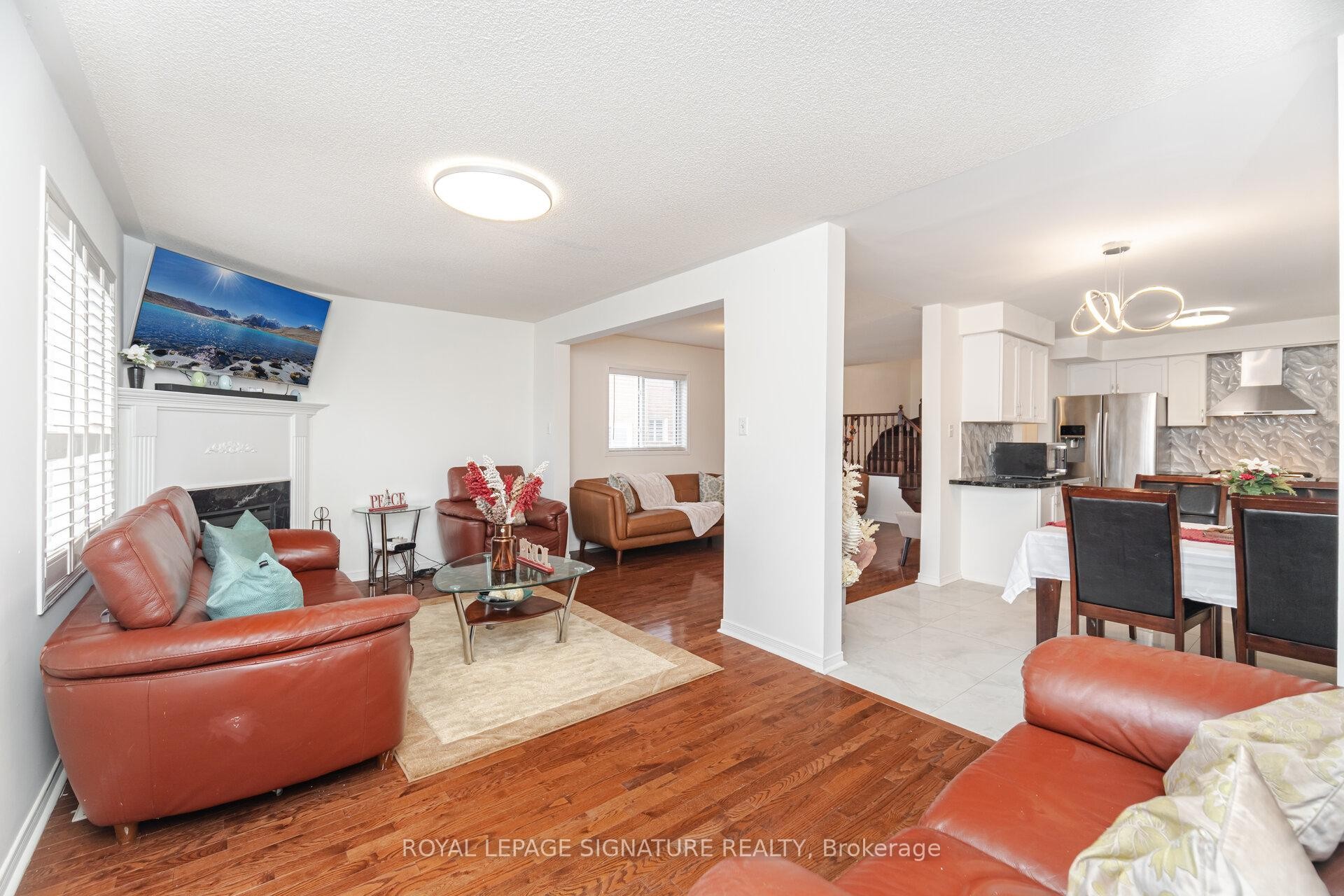 









184


Lindenshire

Avenue,
Vaughan,




ON
L6A 2X4

