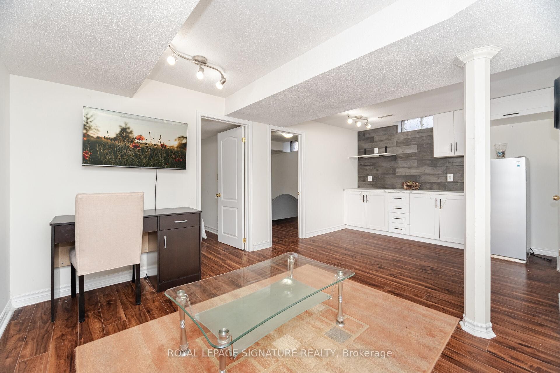 









184


Lindenshire

Avenue,
Vaughan,




ON
L6A 2X4

