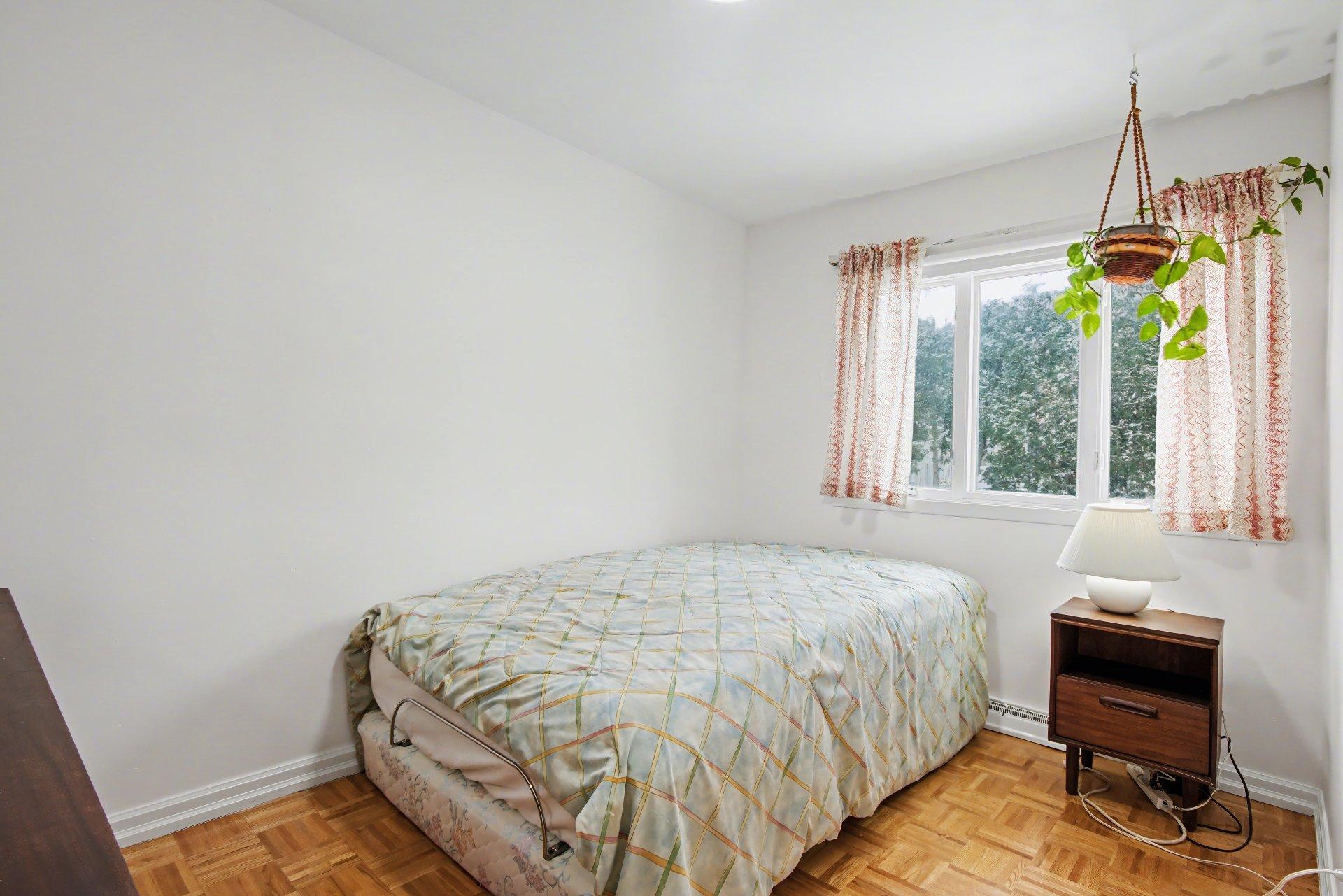 









3595


Rue Duvernay

,
Longueuil (Saint-Hubert),




QC
J3H4H1

