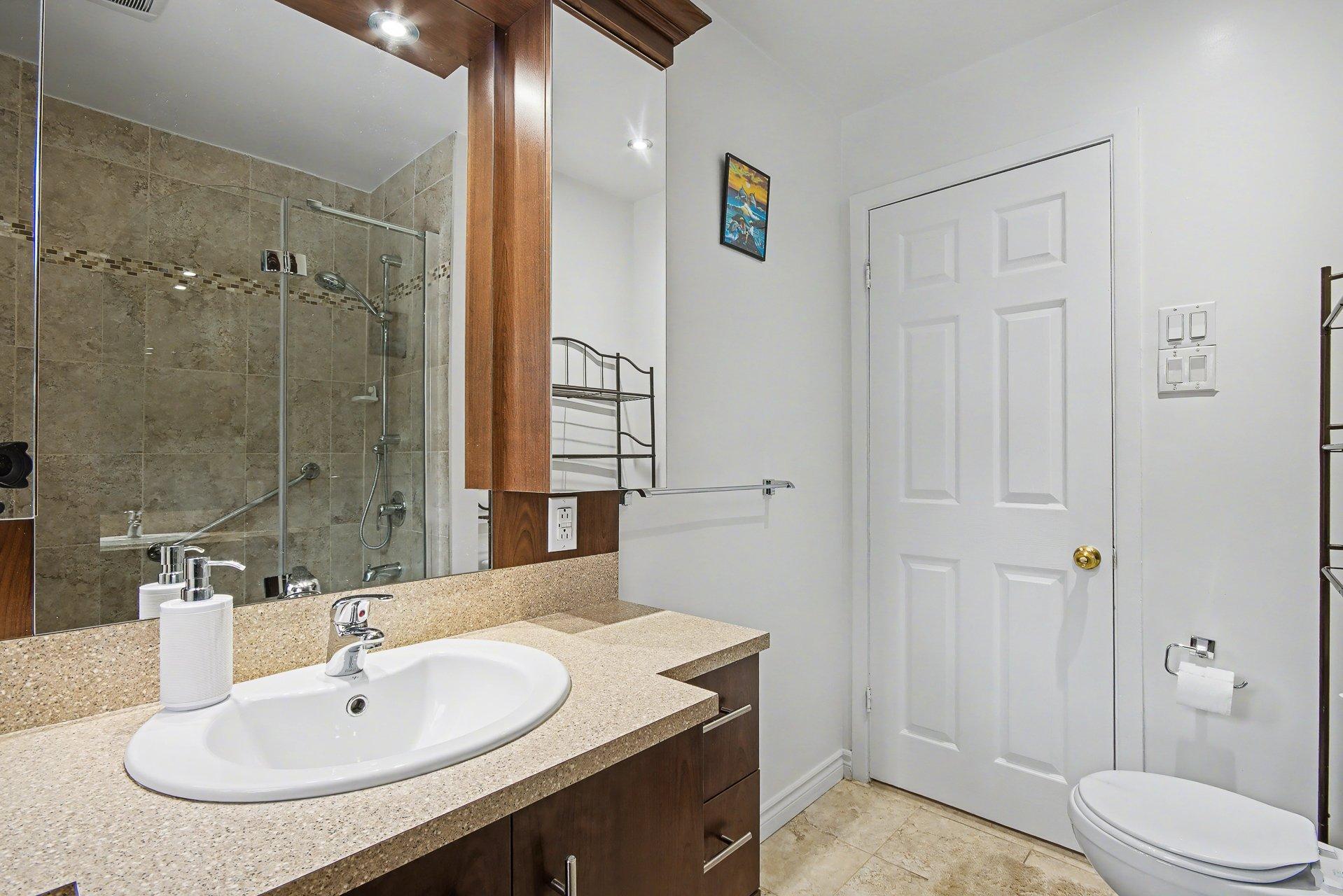 









3595


Rue Duvernay

,
Longueuil (Saint-Hubert),




QC
J3H4H1

