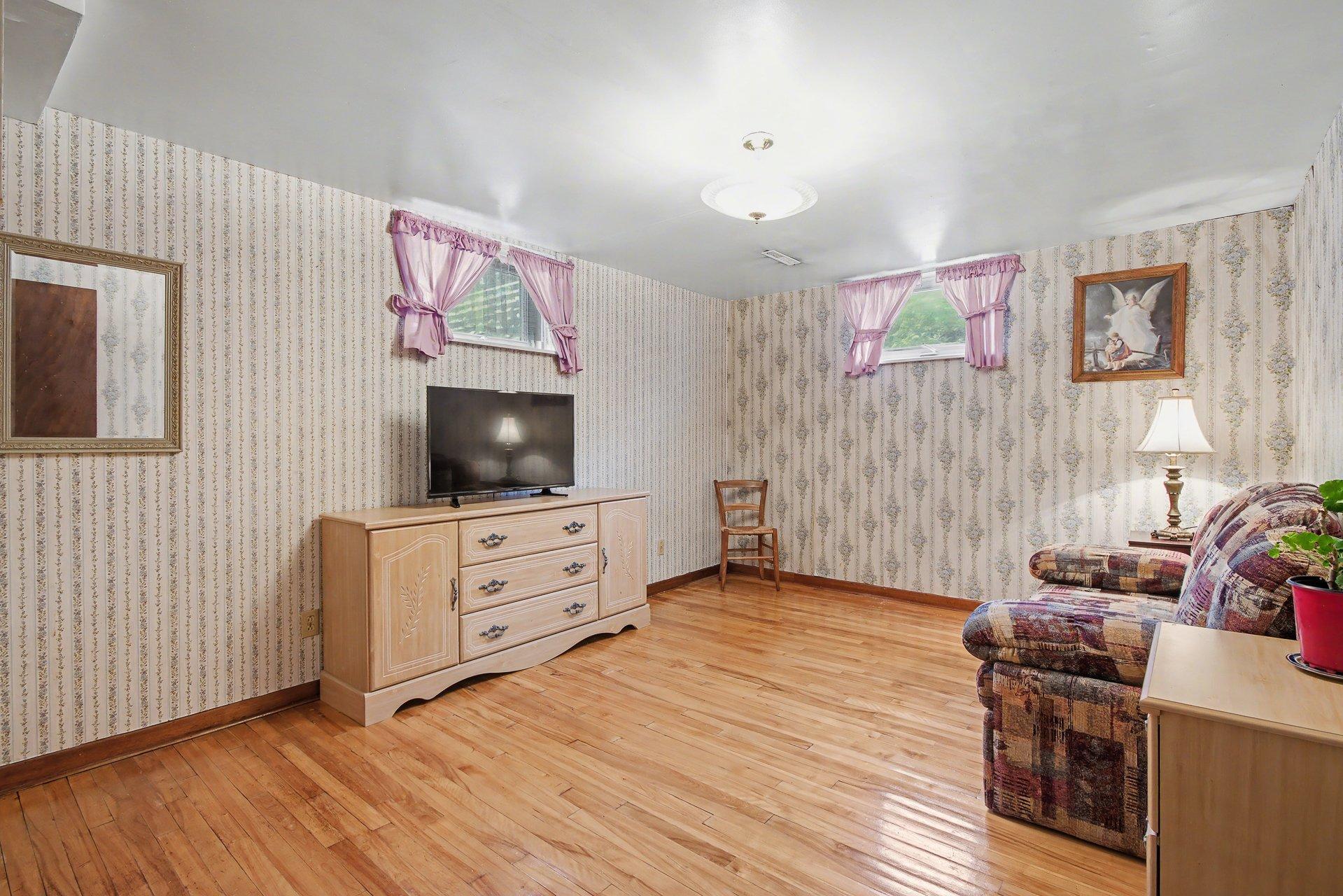 









3595


Rue Duvernay

,
Longueuil (Saint-Hubert),




QC
J3H4H1

