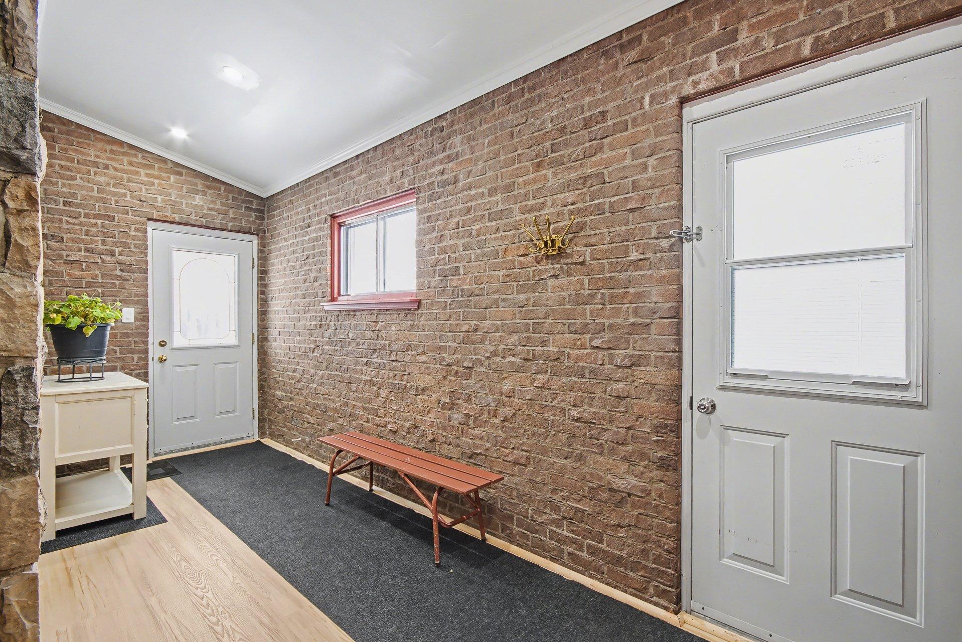 









3595


Rue Duvernay

,
Longueuil (Saint-Hubert),




QC
J3H4H1

