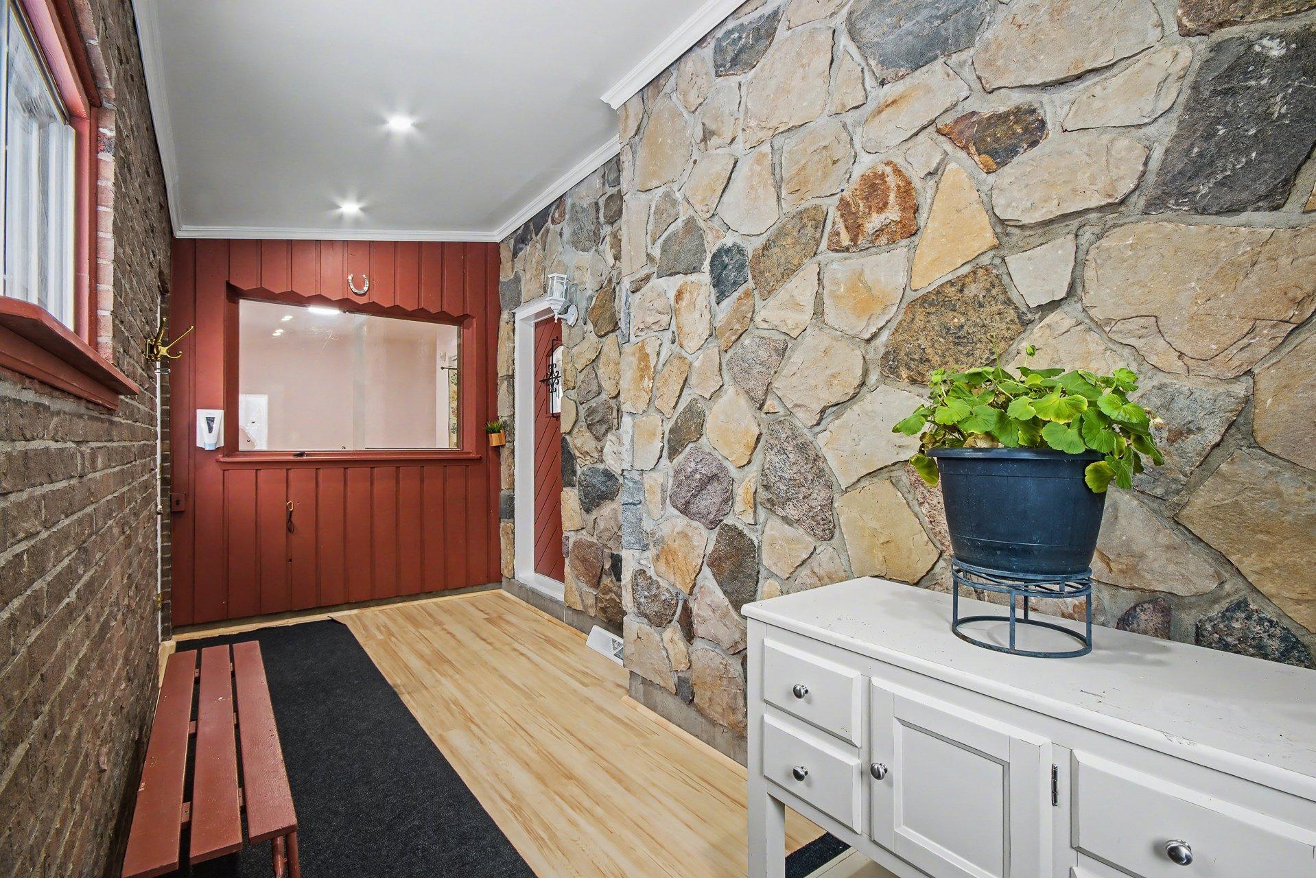 









3595


Rue Duvernay

,
Longueuil (Saint-Hubert),




QC
J3H4H1

