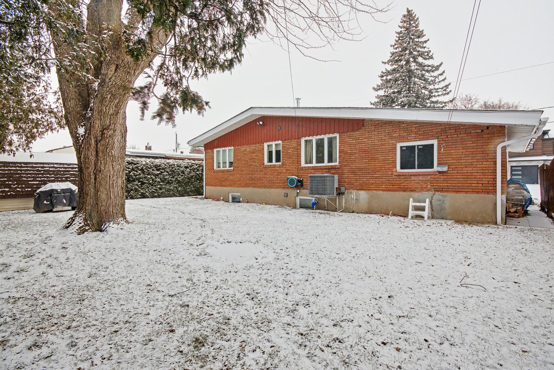 









3595


Rue Duvernay

,
Longueuil (Saint-Hubert),




QC
J3H4H1

