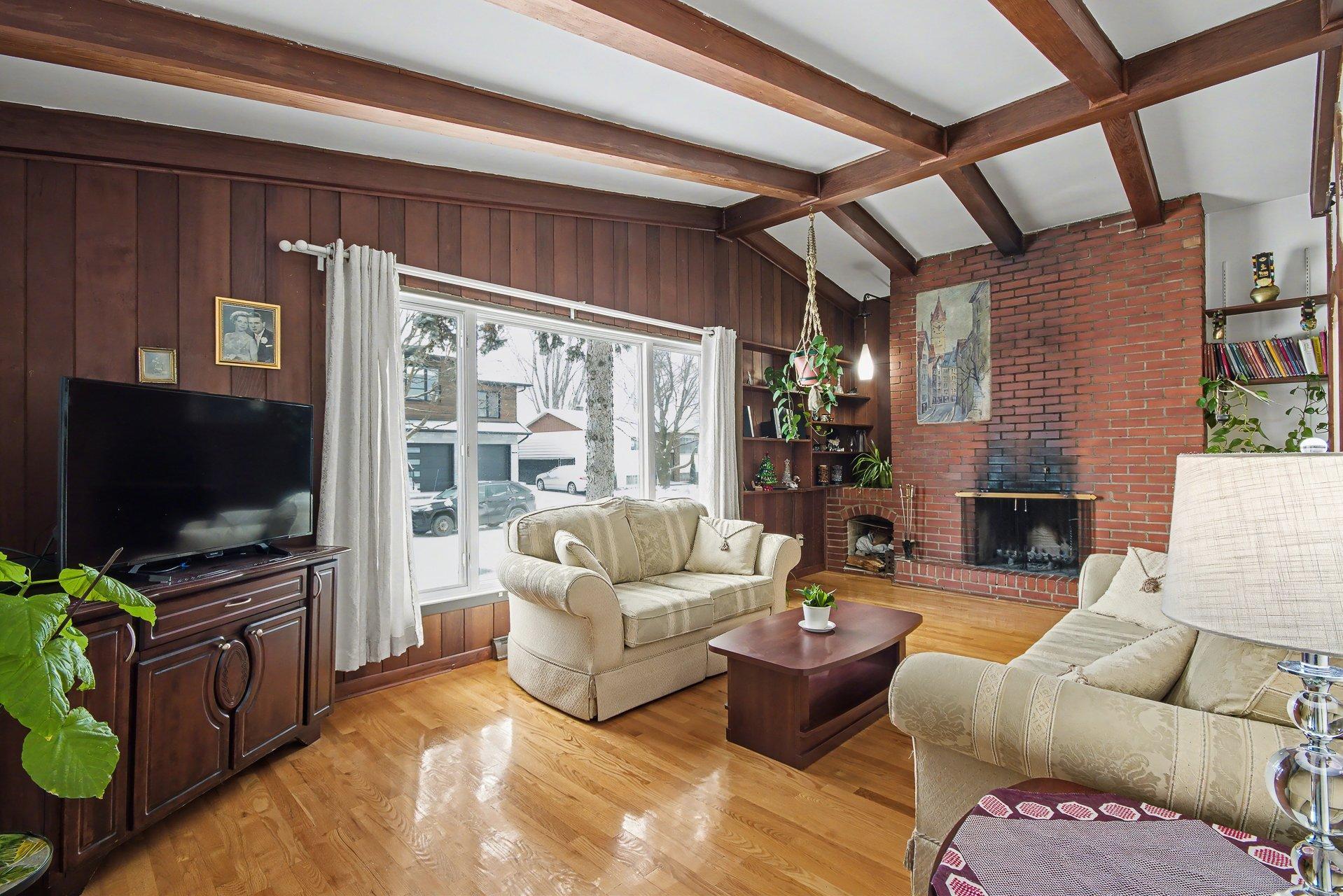 









3595


Rue Duvernay

,
Longueuil (Saint-Hubert),




QC
J3H4H1

