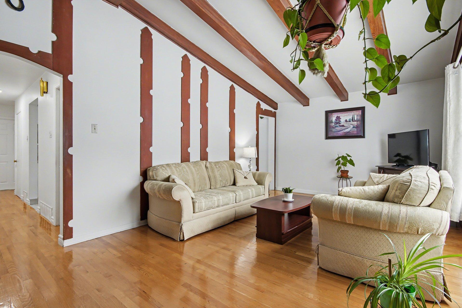 









3595


Rue Duvernay

,
Longueuil (Saint-Hubert),




QC
J3H4H1

