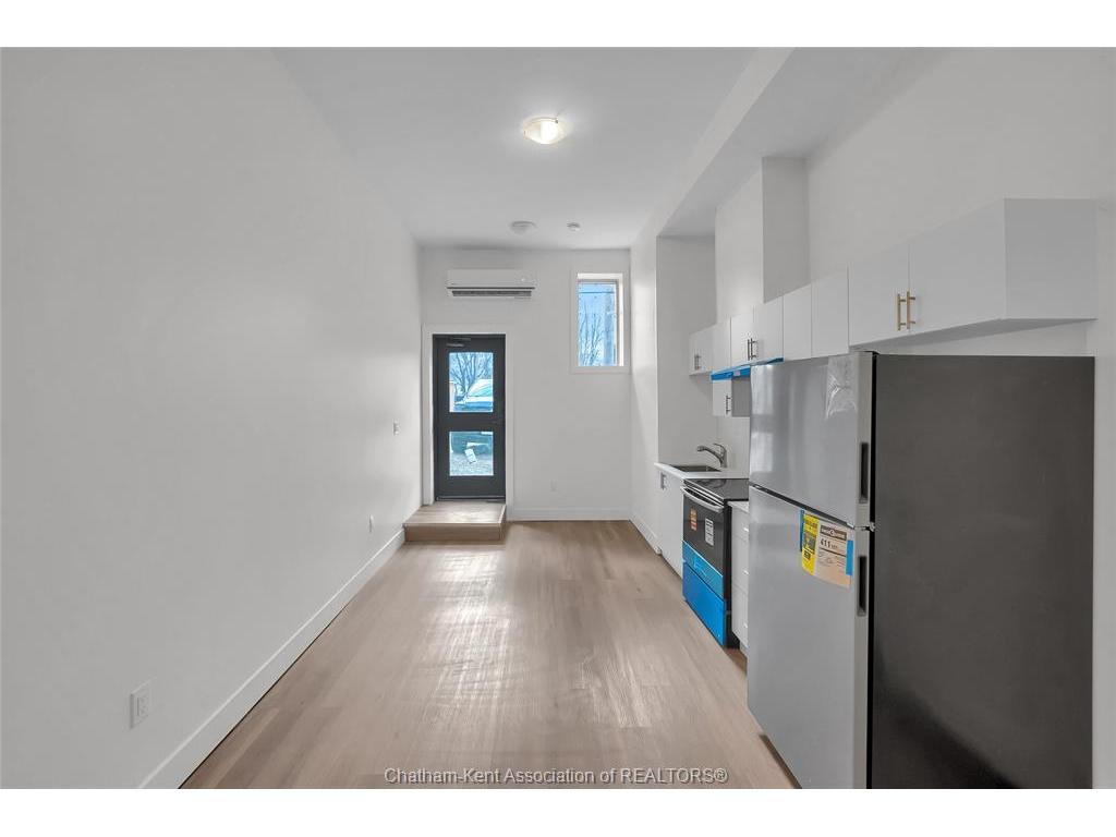 









131


Main

Street, 2,
Dresden,




ON
N0P 1M0

