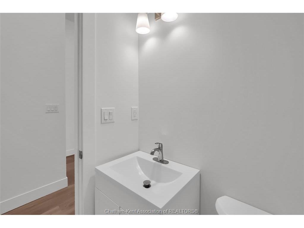 









131


Main

Street, 2,
Dresden,




ON
N0P 1M0

