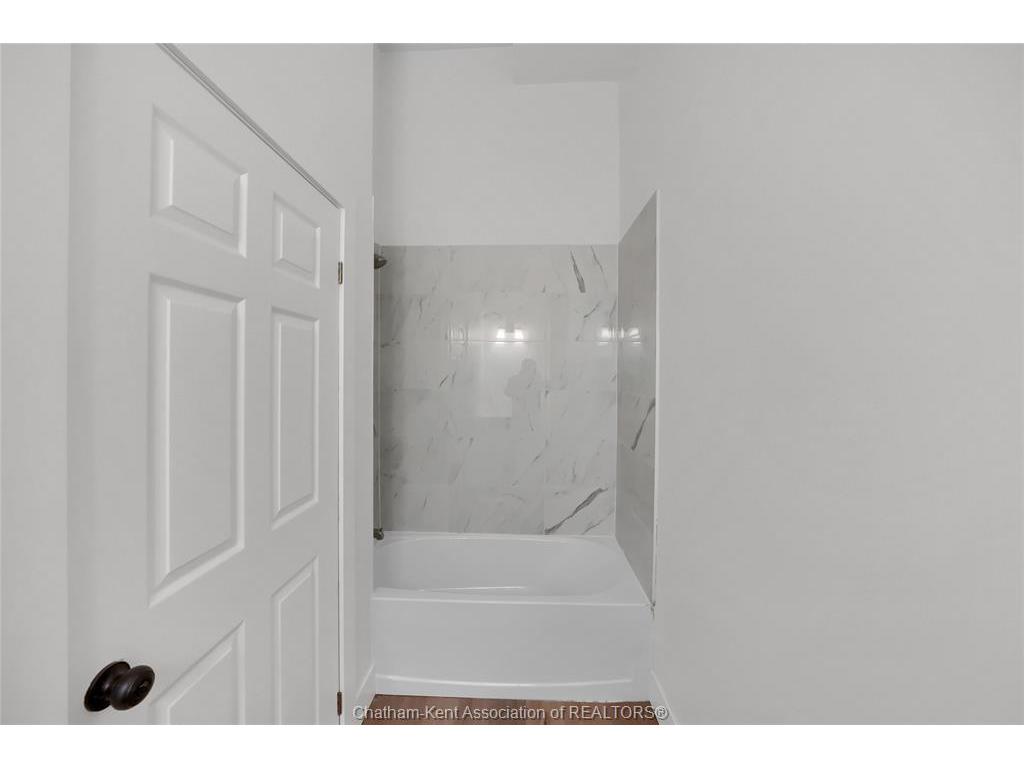 









131


Main

Street, 3,
Dresden,




ON
N0P 1M0

