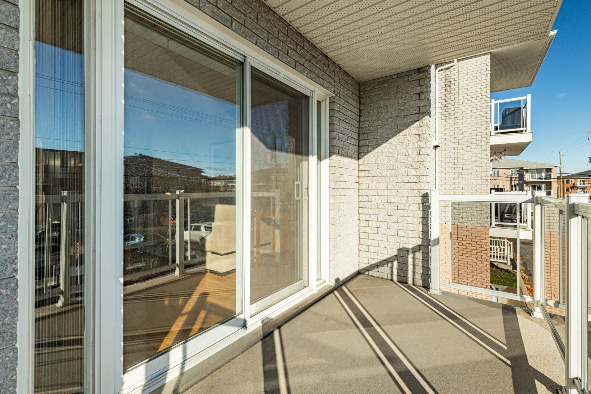 









2385


Rue Henriette-Céré

, 204,
Longueuil (Saint-Hubert),




QC
J3Y9C6

