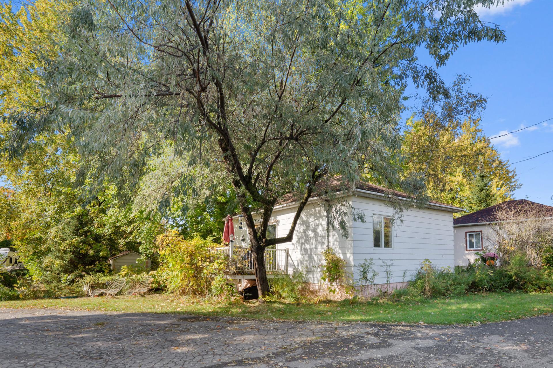 









8


Rue Télesphore

,
Repentigny (Repentigny),




QC
J6A4W1

