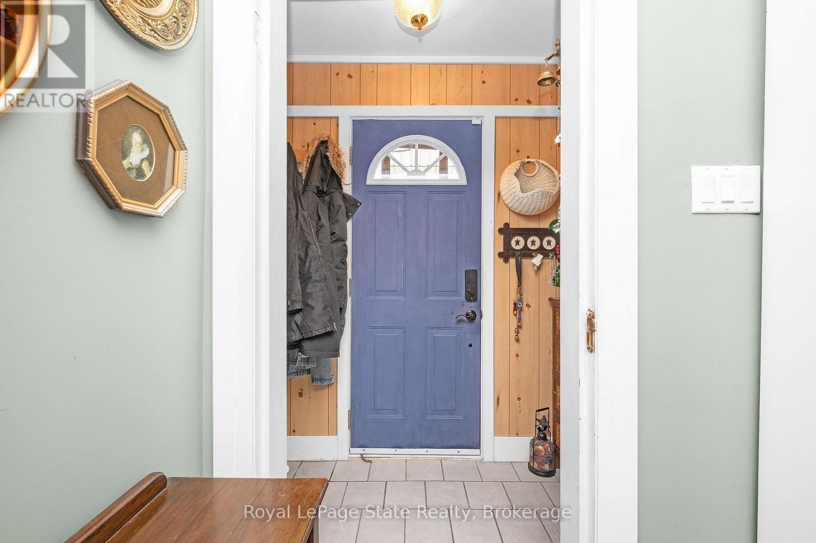 












2323 56 HIGHWAY

,
Hamilton,




Ontario
L0R1C0

